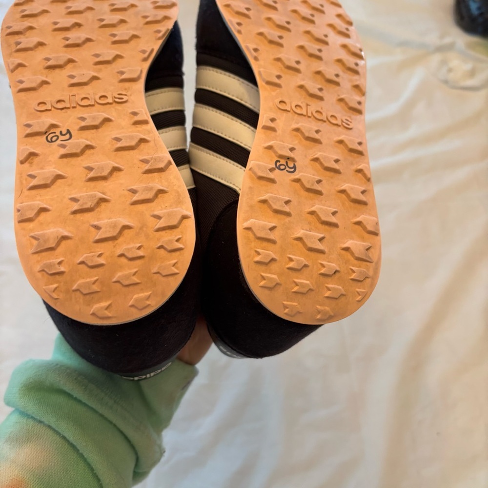 Adidas V Racer Sneakers Black White SZ 7.5 Worn 1X - Picture 10 of 15